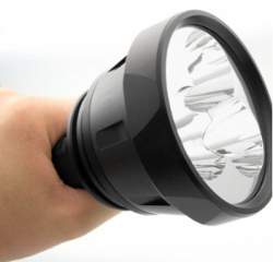 Test Fenix TK70 Hochleistungs LED Taschenlampe